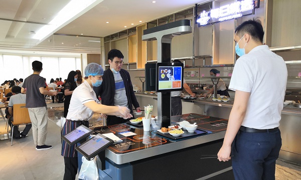 智慧食堂刷臉結(jié)算臺(tái)：人臉識(shí)別支付更加方便！